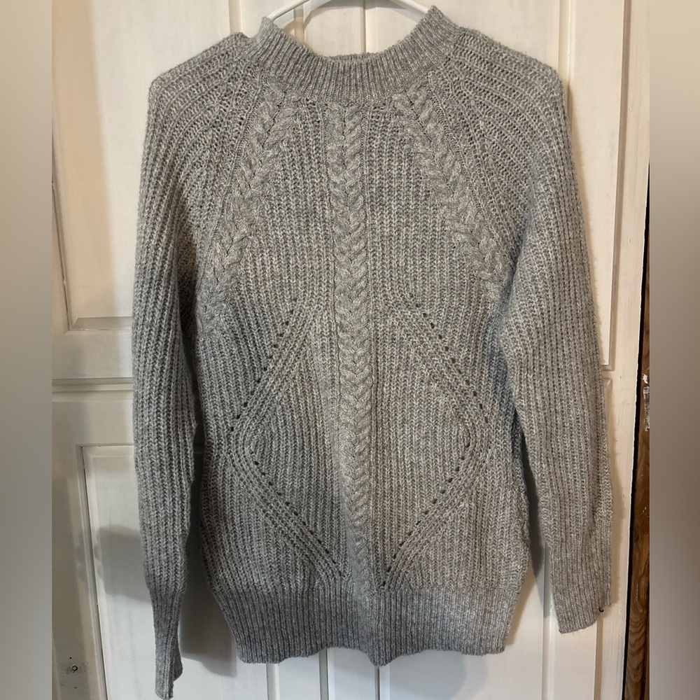 Long sleeve gray sweater
